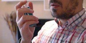 Los alergólogos piden a los pacientes asmáticos que extremen las precauciones y sean disciplinados en el seguimiento de sus tratamientos