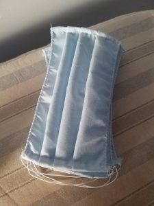 Mota del Cuervo cose mascarillas artesanales contra el coronavirus