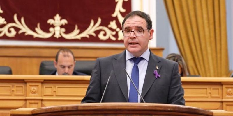 Prieto no logra que la Junta se comprometa a reabrir la escuela rural de Casas de los Pinos el próximo curso escolar