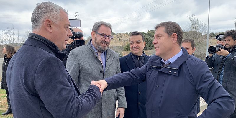 Robles destaca el “compromiso social” de Emiliano García-Page en su ruta zonal por pueblos de La Alcarria