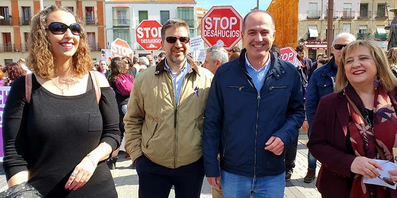 Rojo participa en las movilizaciones del 8M en Guadalajara junto a varios miembros de la Corporación Municipal 1 Rojo participa en las movilizaciones del 8M en Guadalajara junto a varios miembros de la Corporación Municipal