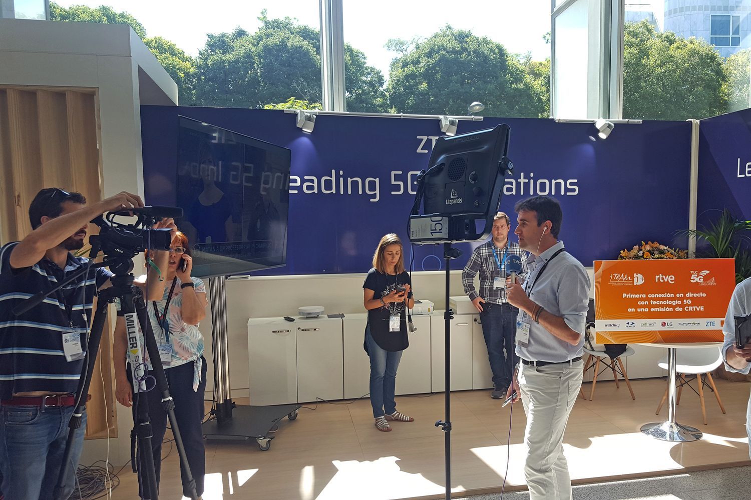 TVE muestra el alcance de las nuevas tecnologías en los medios audiovisuales en la Facultad de Comunicación