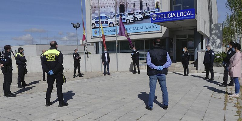 Alberto Rojo traslada el agradecimiento de toda la ciudad a Bomberos, Policía Local y Protección Civil