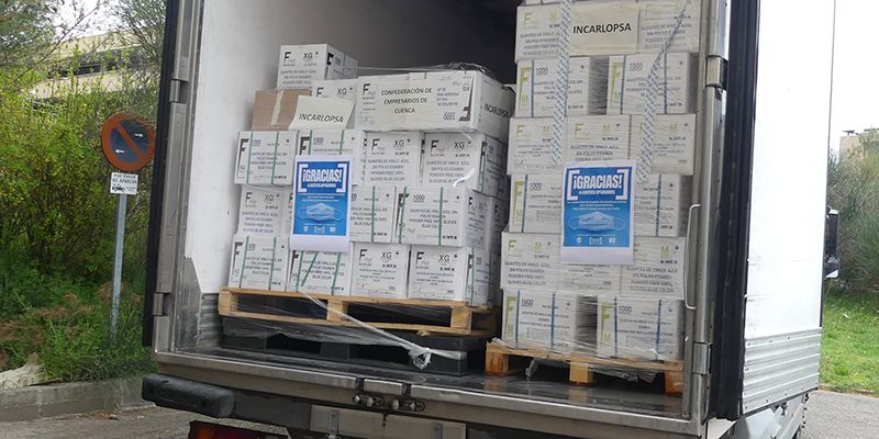 CEOE-Cepyme Cuenca entrega 150.000 guantes de vinilo al Hospital Virgen de la Luz