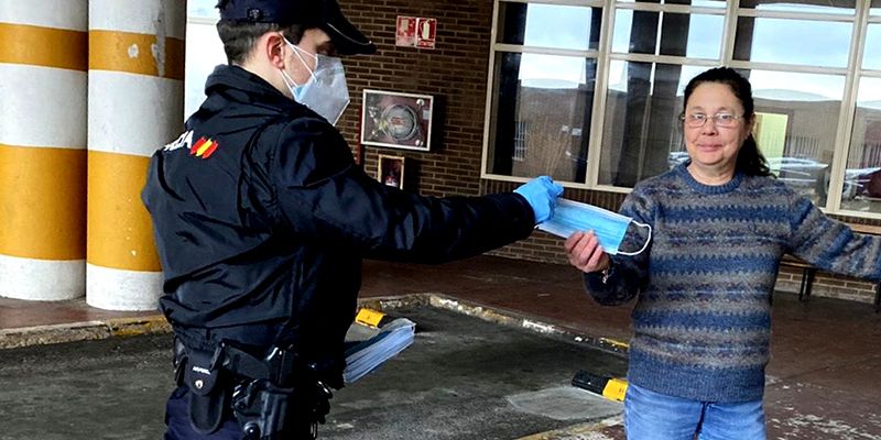 Comienzan a repartirse en la provincia de Cuenca las 40.000 mascarillas que el Gobierno de España adquirió para desplazamientos al trabajo