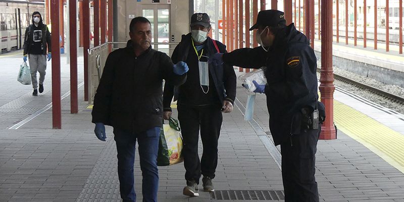 Comienzan a repartirse en la provincia de Guadalajara las 54.000 mascarillas que el Gobierno de España adquirió para desplazamientos al trabajo