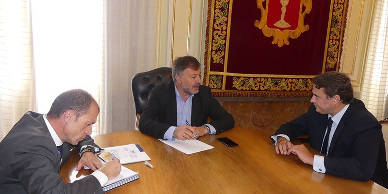 Dolz convoca a los agentes sociales para sentar las bases de un plan local para la reactivación económica y social de la ciudad