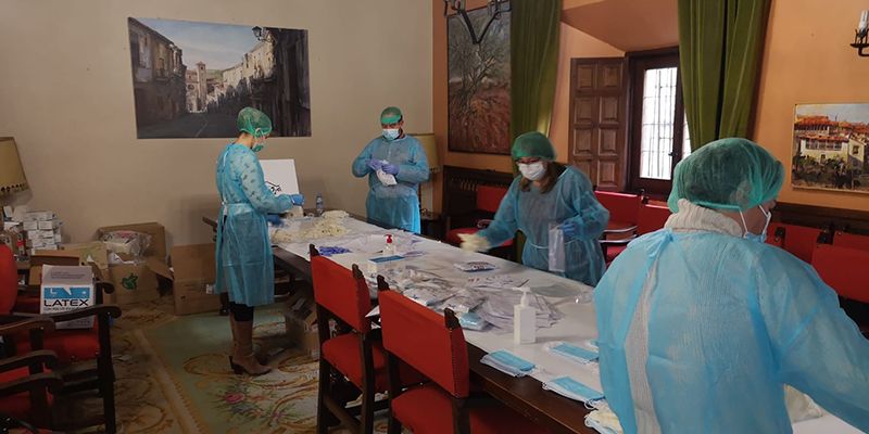El Ayuntamiento de Sigüenza comienza el reparto de guantes y mascarillas para todos los seguntinos