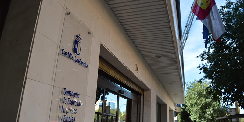 El Gobierno regional abonará más de un millón de euros a más de 3.200 personas en becas de la FP para el Empleo durante el estado de alarma