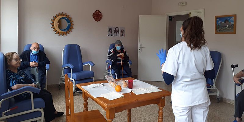 Los usuarios de la Residencia Provincial Sagrado Corazón de Cuenca realizarán actividades de estimulación en grupos reducidos durante el confinamiento