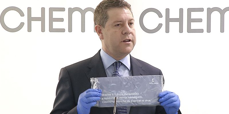 Page anuncia el reparto de cinco mascarillas quirúrgicas por cada hogar de Castilla-La Mancha como medida complementaria en la lucha contra el coronavirus