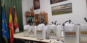 Ceder Alcarria Conquense distribuye pantallas protectoras faciales para los sanitarios, mamparas protectoras de mesa y mascarillas para toda la población de la comarca