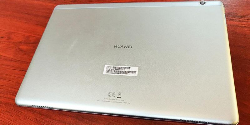 Comienza el reparto de las 4.000 tabletas adquiridas para contrarrestar los efectos de la brecha digital entre el alumnado