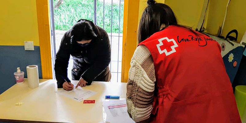 Cruz Roja Cuenca conecta al Éxito Escolar a medio centenar de familias