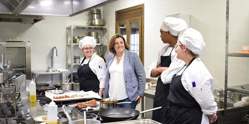 El Gobierno de Castilla-La Mancha ultima los primeros cursos de formación online para más de un millar de profesionales de la hostelería y el turismo