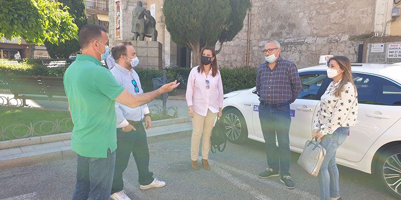 El Grupo Popular reclama apoyo y medidas concretas del Ayuntamiento para los taxistas de Guadalajara