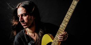 El guitarrista almonacileño y universal, Jorge Salán, presenta su rockumentary '20 años no son nada'