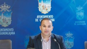 El PP destapa que el 90% de las compras realizadas por el Ayuntamiento se han hecho con empresas de fuera de Guadalajara