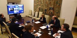 El presidente de Castilla-La Mancha se reúne por videoconferencia con los diferentes obispos de las diócesis de la región