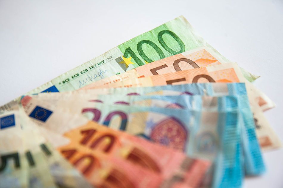 CCOO, UGT y CECAM valoran la ampliación del presupuesto en 10 millones para las ayudas a autónomos y microempresas