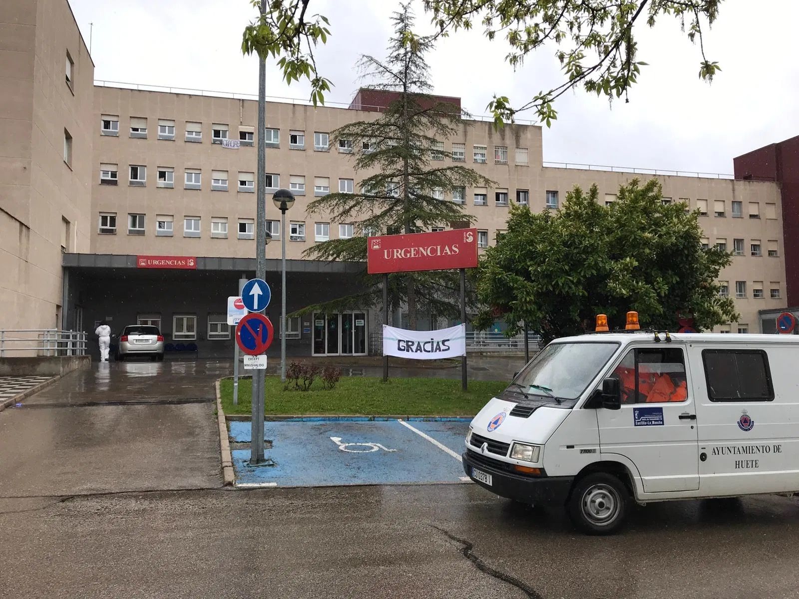 Gran volumen de material de protección repartido desde Huete 3 Gran volumen de material de protección repartido desde Huete