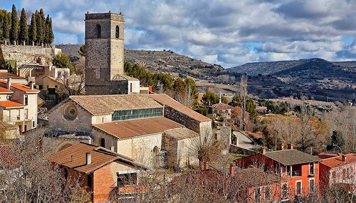 Brihuega casi abandonada del trasporte, pero con olor a espliego