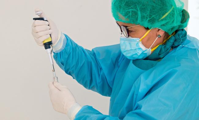 Castilla-La Mancha se suma a la movilización investigadora para estudiar los tratamientos disponibles y desarrollar otros nuevos más eficaces frente al Covid-19