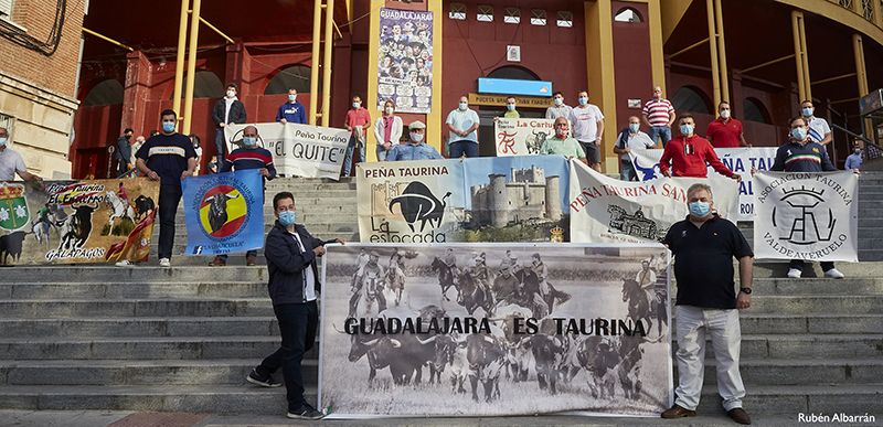 Consenso entre ganaderos, peñas y asociaciones taurinas para dar viabilidad a los festejos taurinos en la Provincia de Guadalajara