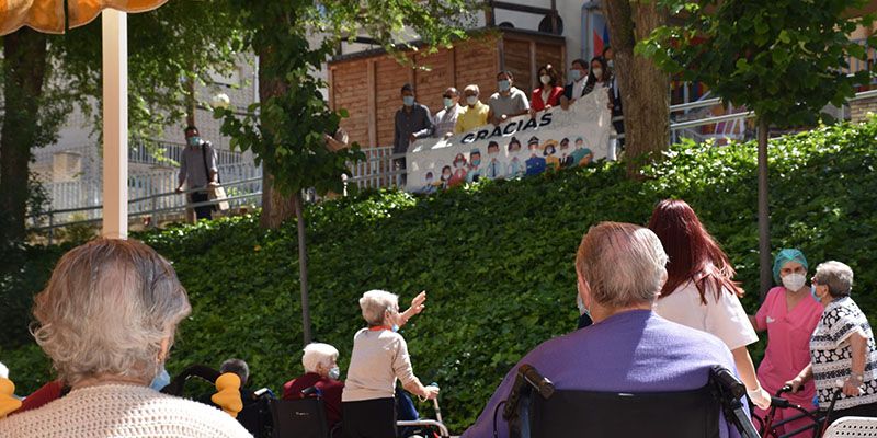 El equipo de gobierno de la Diputación de Cuenca rinde homenaje a los residentes y trabajadores de la Residencia Provincial en el día de su patrón