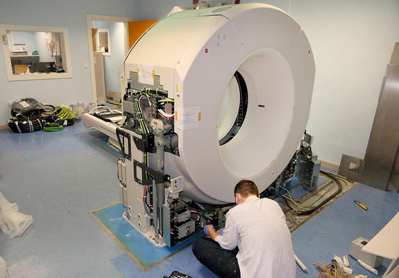 El Gobierno regional invierte casi tres millones de euros en la renovación de equipamiento de alta tecnología para los servicios de Diagnóstico por Imagen 3 El Gobierno regional invierte casi tres millones de euros en la renovación de equipamiento de alta tecnología para los servicios de Diagnóstico por Imagen