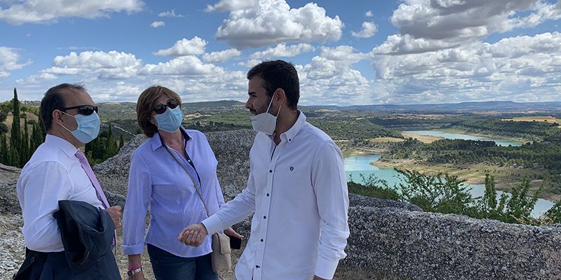 El presidente de las Cortes reclama “alto y claro que necesitamos agua en los embalses de la cabecera del Tajo”