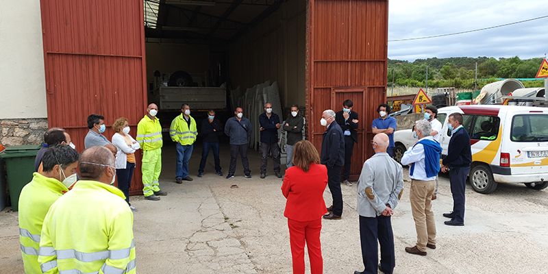 José Luis Vega visita el Centro Comarcal de Cifuentes para agradecer la labor de los trabajadores y trabajadoras en el estado de alarma