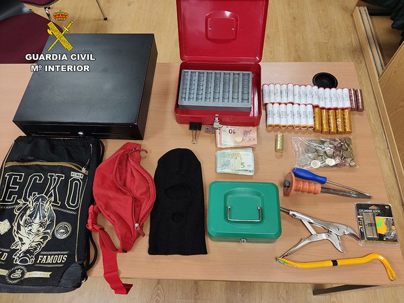 La Guardia Civil detiene a dos personas por robo en una gasolinera de Marchamalo