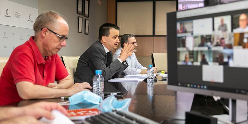 La Junta aboga por defender la posición regional en materia de agua de manera conjunta “con todos detrás”, tejido social y partidos políticos