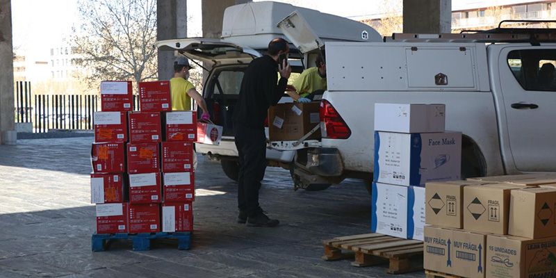 La Junta mantiene la distribución de equipos de protección para los profesionales sanitarios con un nuevo envío de cercano a los 430.000 artículos