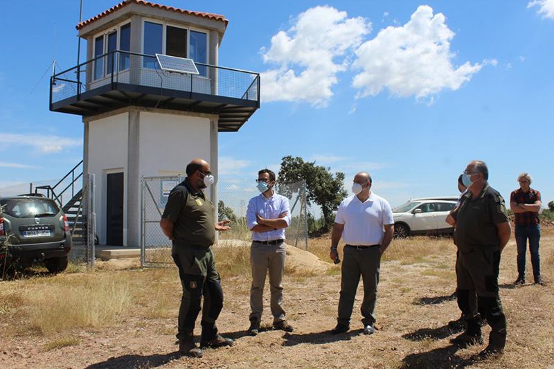 La Junta recomienda que se extremen las precauciones en los entornos naturales y agrícolas para minimizar los riesgos de propagación de incendios forestales