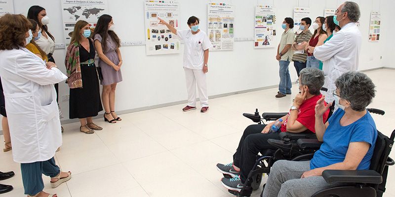 La UCLM y Parapléjicos inauguran la muestra ‘Salud y mujer. El arte del cuidado desde una visión histórica’