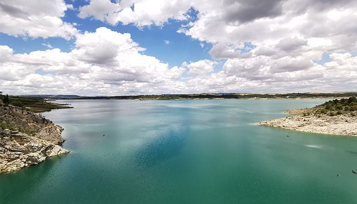 Los Ribereños, una vez más, se sienten traicionados por la CHT y el Ministerio, que no detendrá el trasvase por obras hasta septiembre