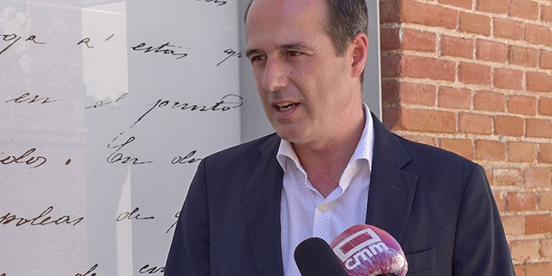 Rojo declara en el pleno el compromiso del Ayuntamiento de Guadalajara con la diversidad