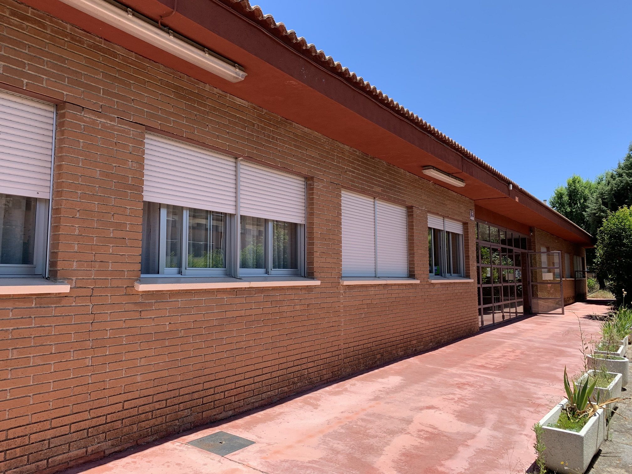 Salen a licitación las obras de acondicionamiento del patio y pintura interior del Colegio de Educación Especial Virgen del Amparo