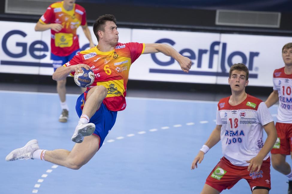 Tito Díaz nuevo lateral izquierdo del Quabit para la temporada 202021 1 Tito Díaz nuevo lateral izquierdo del Quabit para la temporada 202021