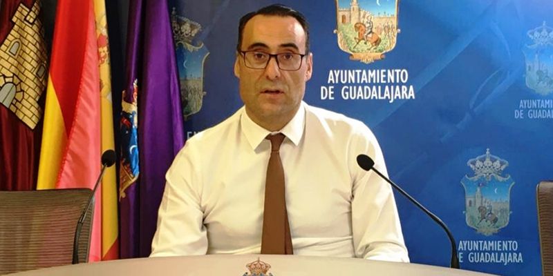 Vox critica “falta de previsión de Rojo” para suspender las Ferias “en una decisión que ya tenía tomada semanas atrás”