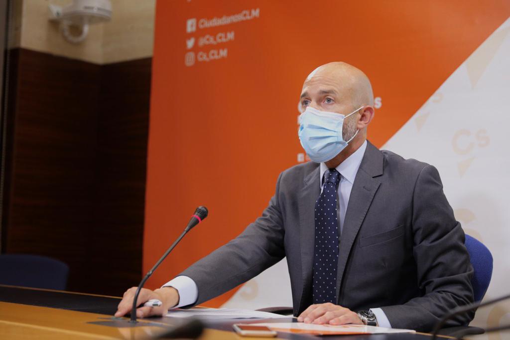 Cs denuncia brecha de género en puestos directivos de la Junta y apremia al Gobierno a que dé ejemplo en conciliación