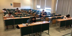 Arranca una atípica EvAU en la UCLM, sin incidentes y con medidas de seguridad excepcionales por la COVID-19