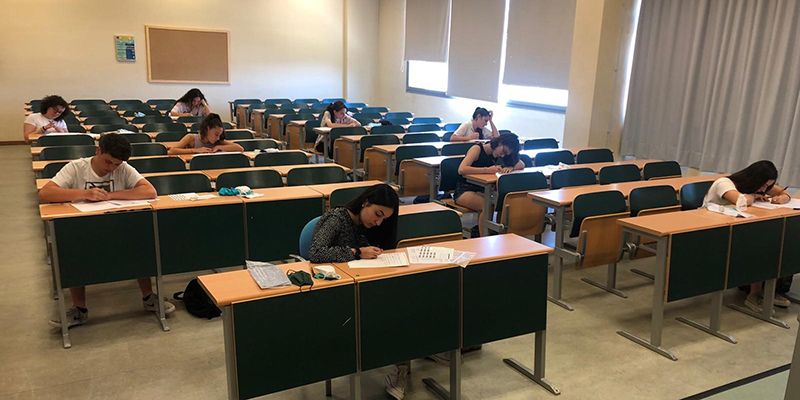 Arranca una atípica EvAU en la UCLM, sin incidentes y con medidas de seguridad excepcionales por la COVID-19