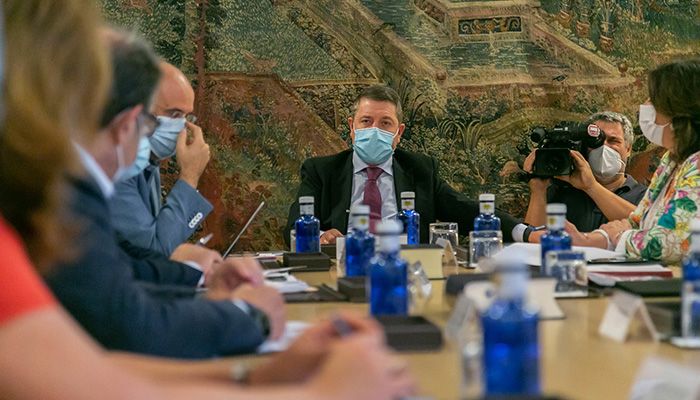 Castilla-La Mancha iniciará el próximo curso escolar un Plan de digitalización de casi 28 millones de euros y contratará a 3.000 docentes más