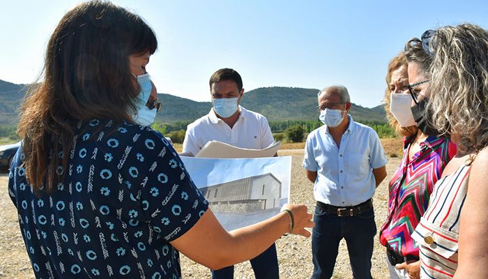 El Ayuntamiento de Cañete cede los terrenos a la Diputación para la construcción del parque de bomberos de la Serranía