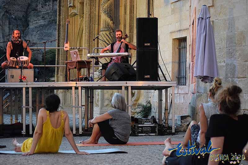 Estival Cuenca comienza con un reducida pero intensa mezcla de yoga y ‘cuerpiritu’ 3 Estival Cuenca comienza con un reducida pero intensa mezcla de yoga y ‘cuerpiritu’