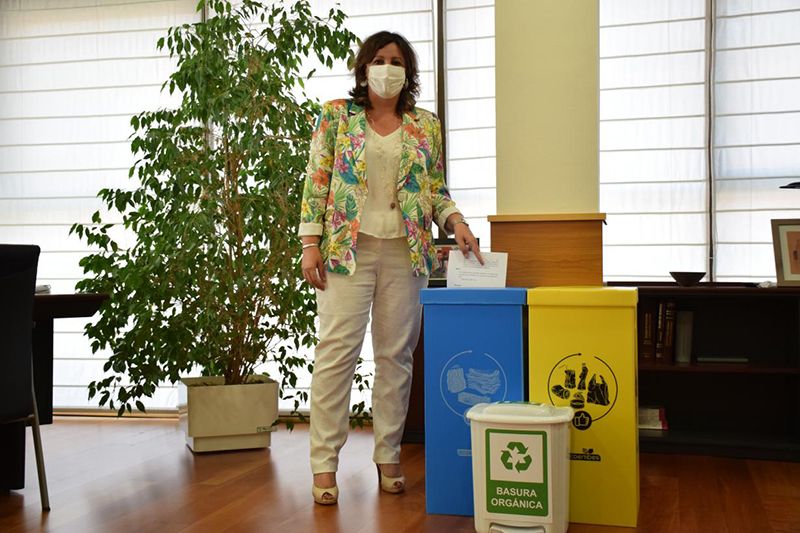 La Consejería de Economía, Empresas y Empleo y Ecoembes suman esfuerzos para la mejora de la gestión de los residuos en sus instalaciones 3 La Consejería de Economía, Empresas y Empleo y Ecoembes suman esfuerzos para la mejora de la gestión de los residuos en sus instalaciones