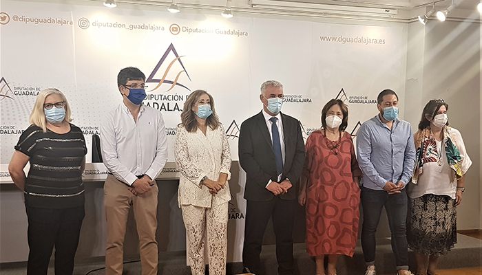 La Cátedra Manu Leguineche organizará este otoño unas jornadas para ensalzar el trabajo periodístico en la pandemia del COVID-19